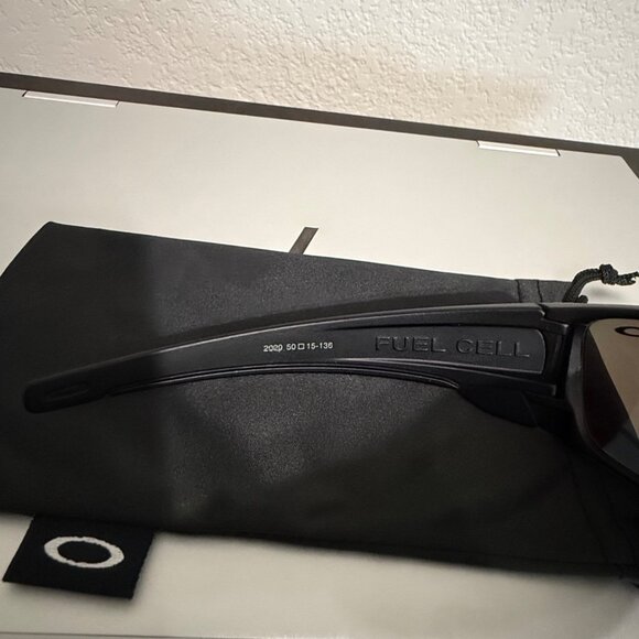 Oakley Fuel Cell Blue Reflective Lenses - Picture 5 of 6